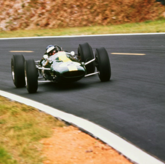 En pleine vitesse à Charade pendant le GP de France 
©Max Le Grand